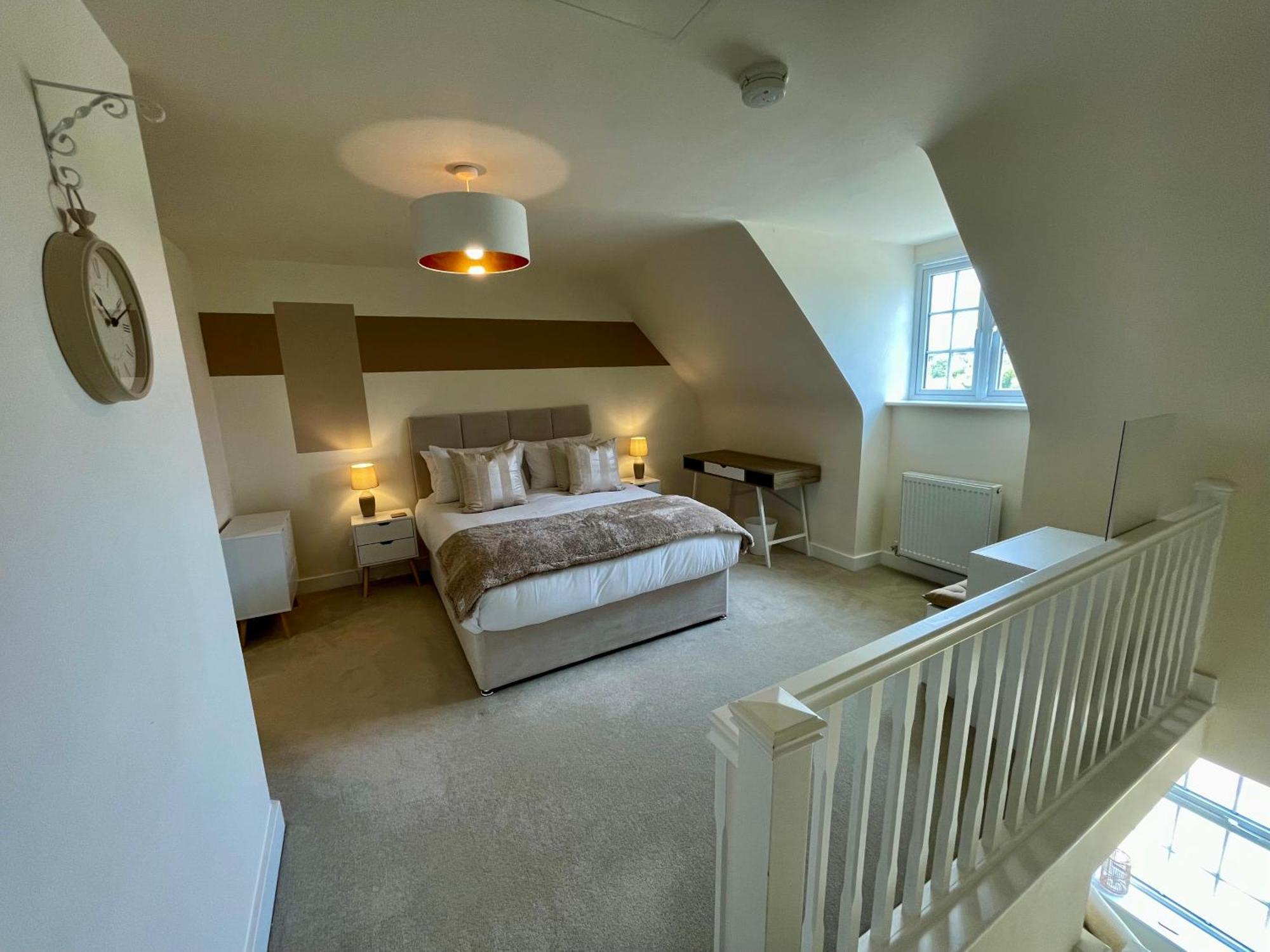 3-Bedroom Luxury Stay With Free Parking Market Harborough Exterior photo