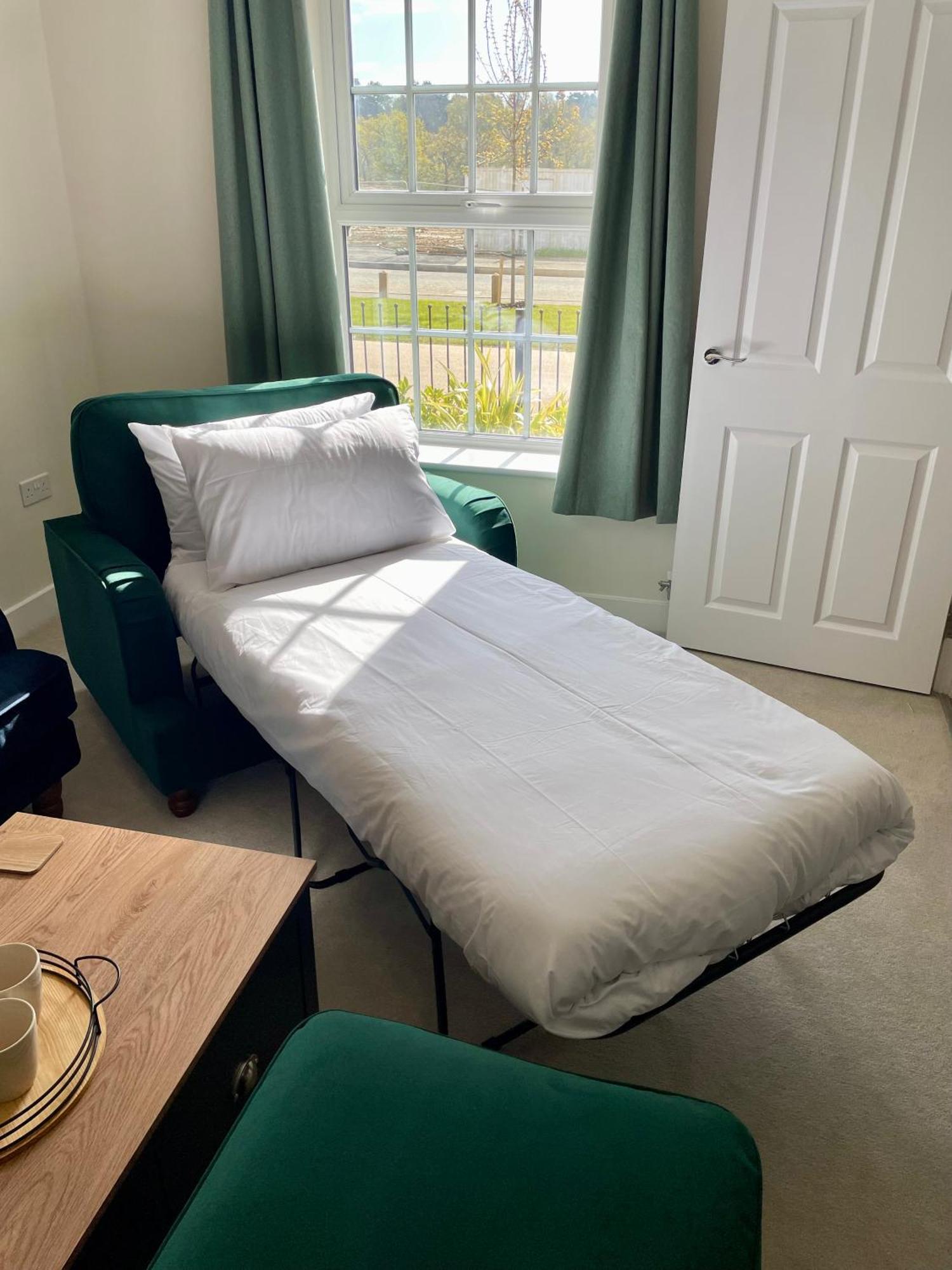 3-Bedroom Luxury Stay With Free Parking Market Harborough Exterior photo