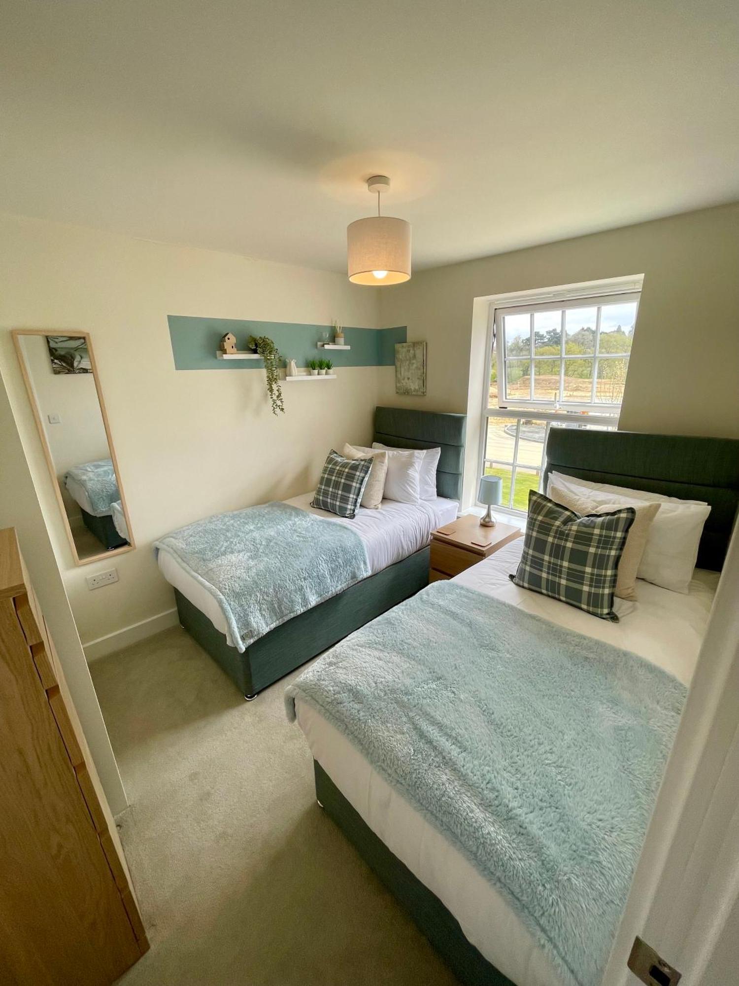 3-Bedroom Luxury Stay With Free Parking Market Harborough Exterior photo