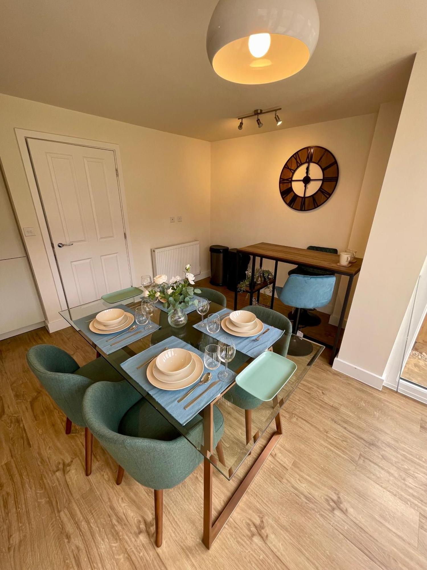 3-Bedroom Luxury Stay With Free Parking Market Harborough Exterior photo